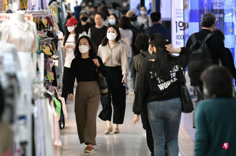 吃饭不坐面对面 隔座看电影 韩国疫情趋缓 进入生活防疫阶段