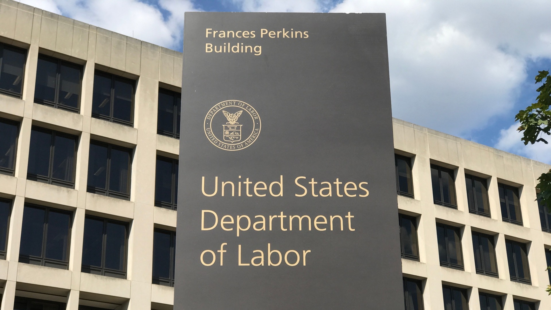 3.2 Million More Americans File for Unemployment Amid COVID-19 Closures
