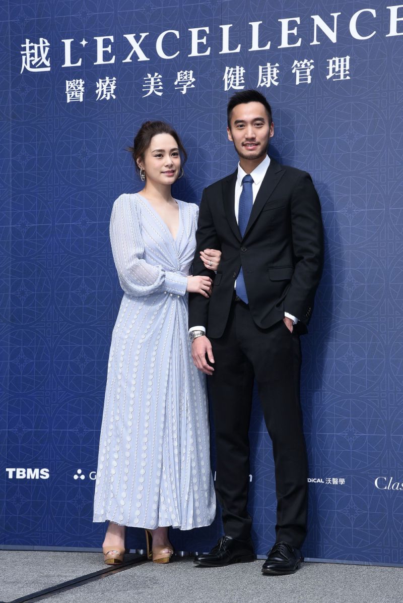 Hong Kong singer-actress Gillian Chung divorces husband Michael Lai