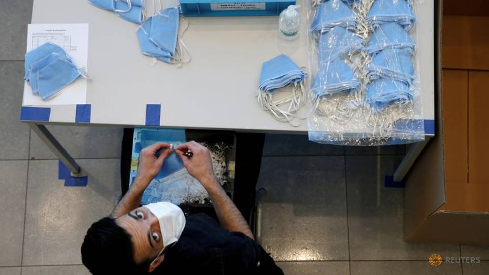 France seizes 440,000 face masks as it breaks up medical smuggling networks