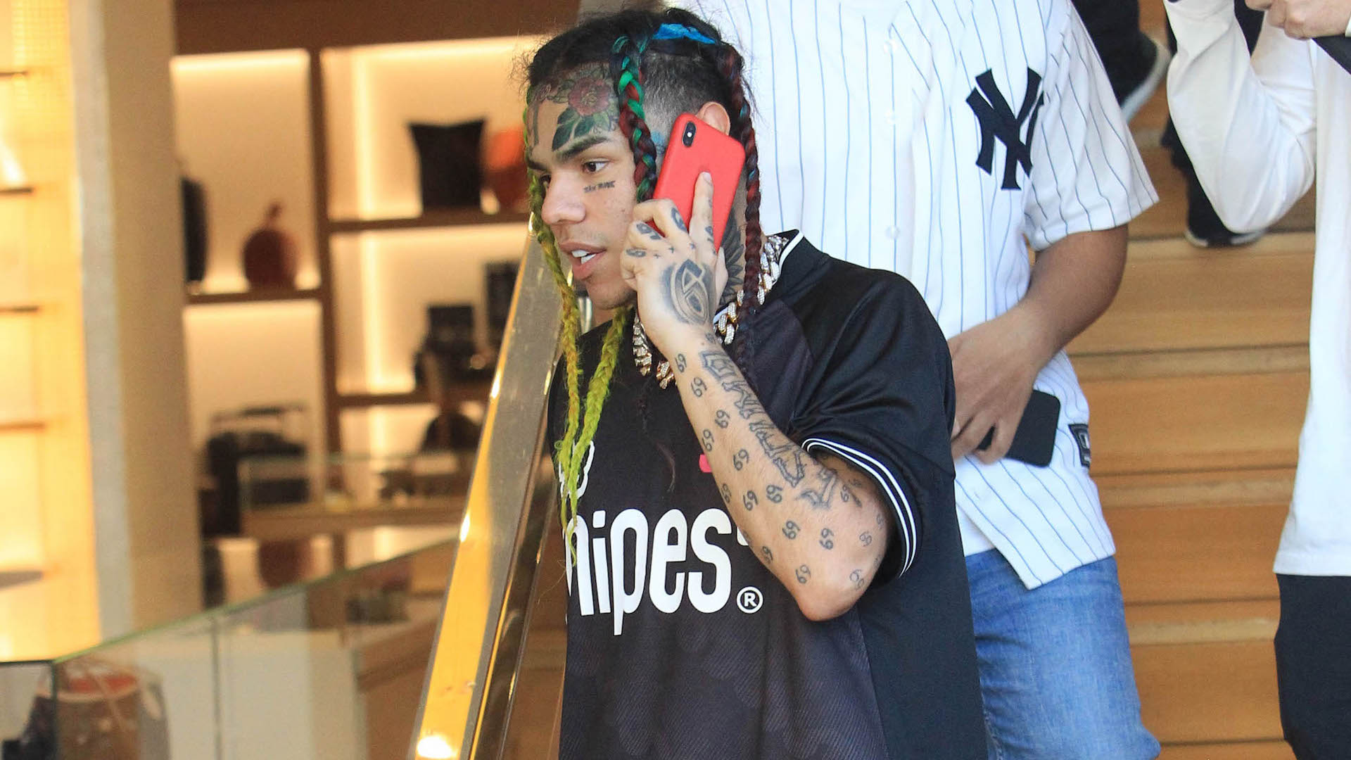6ix9ine Responds to Meek Mill Saying 'That Rat Going Live' Should Apologize