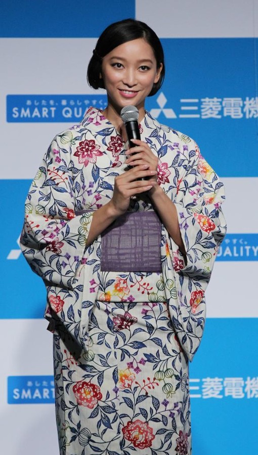 东出昌大离婚成定局 广告违约金达5亿日元左右