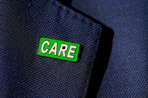 Government fail to issue single coronavirus 'badge of honour' promised to UK carers