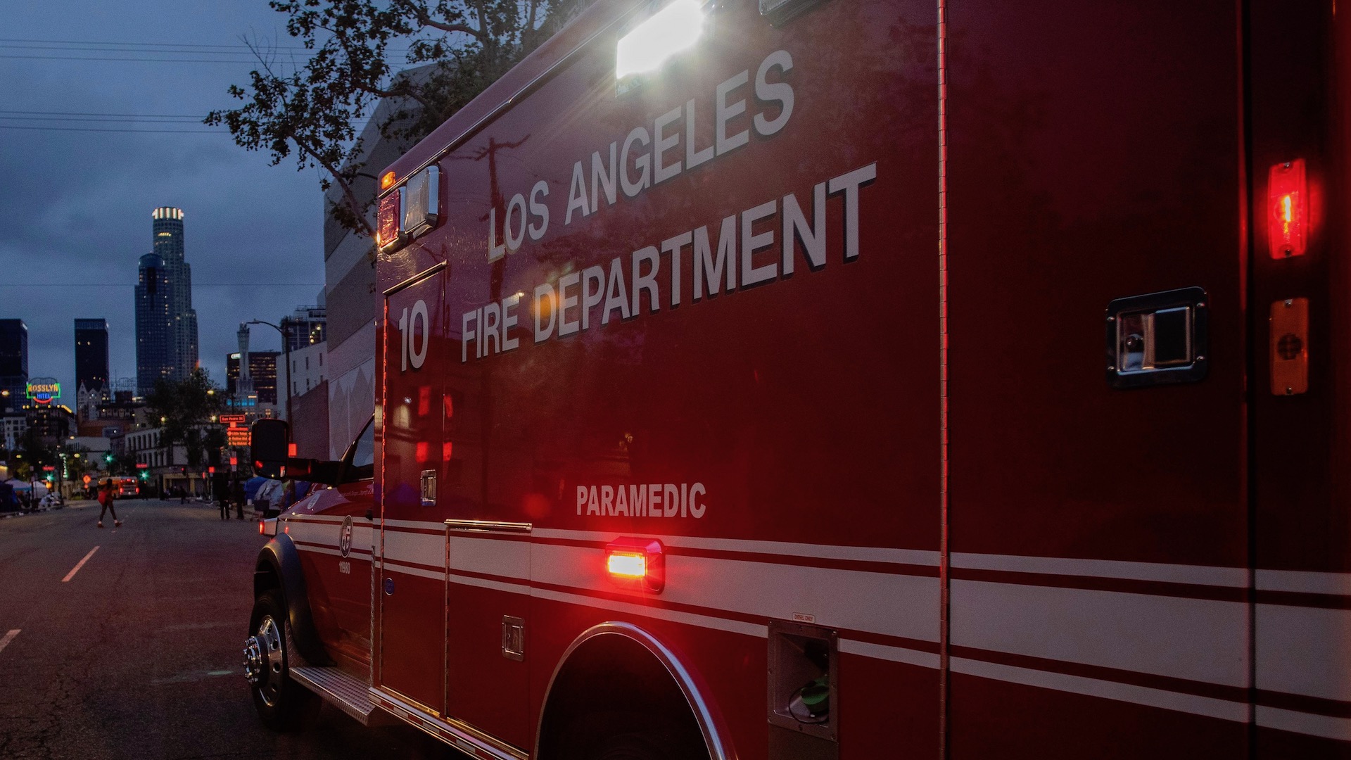 Explosion in Downtown Los Angeles Leaves Nearly a Dozen Firefighters Injured