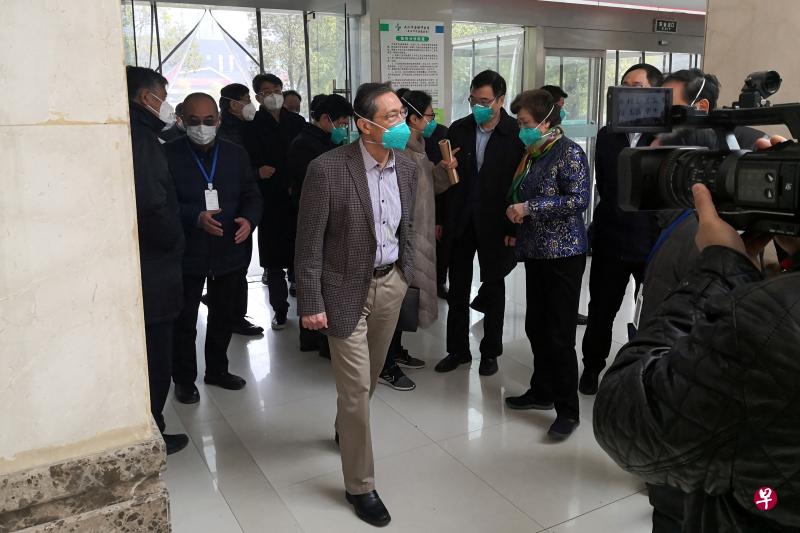接受美媒专访 钟南山：中国有第二波疫情风险 武汉官员早期“不爱说实话”