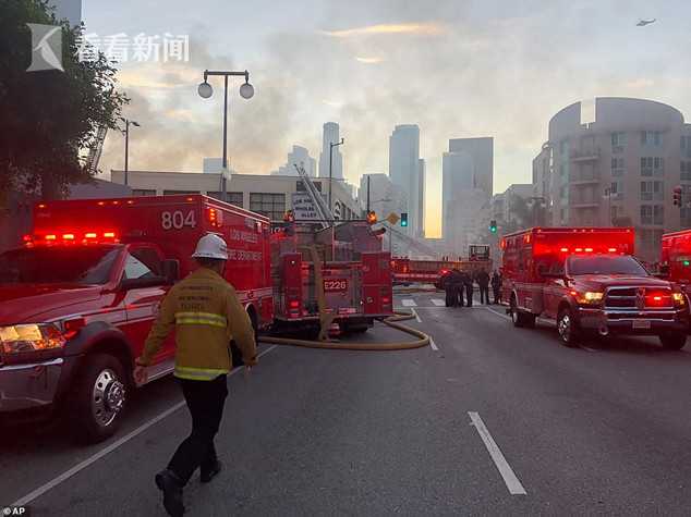 美国洛杉矶市中心火灾引发爆炸 11名消防员受伤