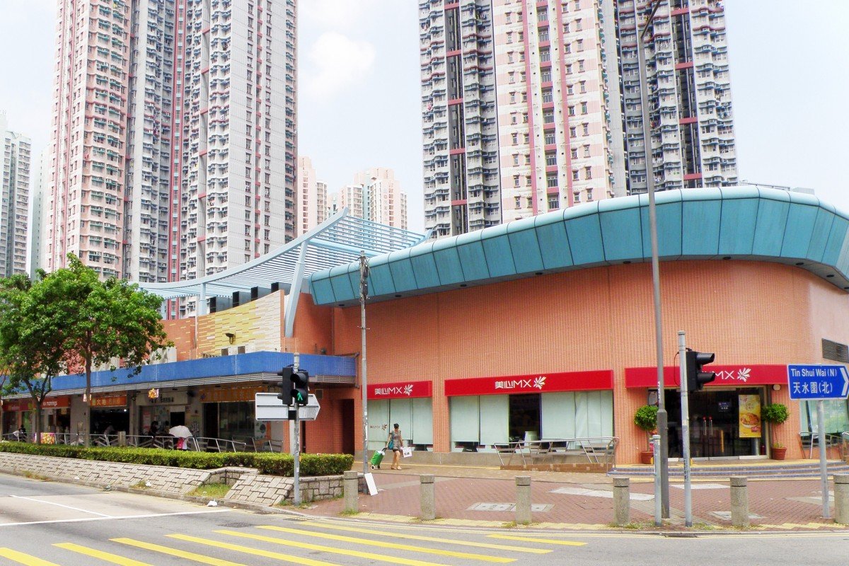 Hong Kong police mount search for masked burglar after more than HK$400,000 in cash and cigarettes stolen from grocery store