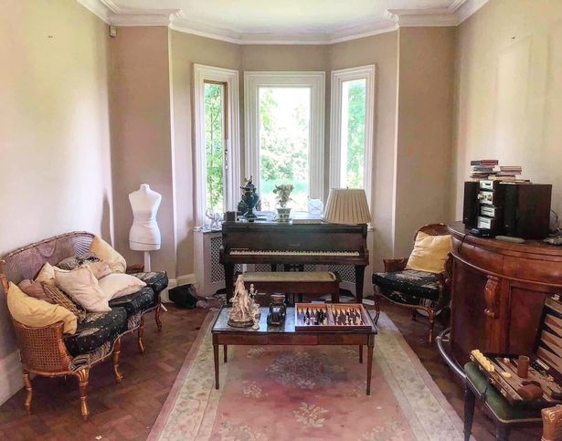 Tycoon owner of mansion 'frozen in time' lived 'life of millionaire with wads of cash'