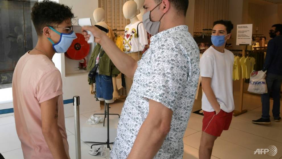 Young Tunisians eat in secret despite Ramadan and COVID-19 lockdown