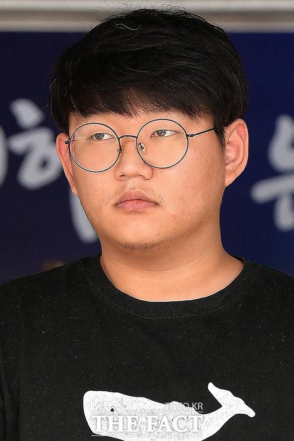 韩国"N号房"创建者被送交检方 并将其公开示众