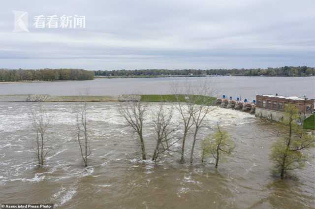 密歇根州两大坝决堤万人撤离 特朗普计划明前往