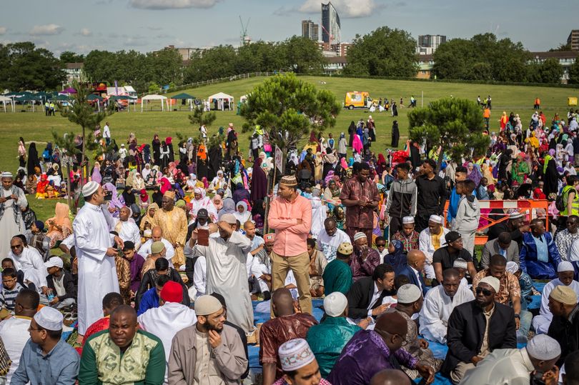 How does Ramadan end? What's required for month of fasting to end and Eid to start