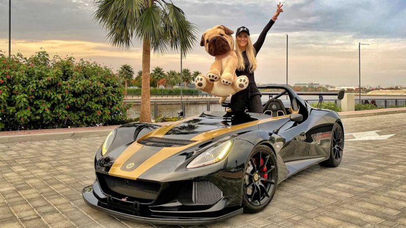 See rare Lotus 3-Eleven 430 in action with Supercar Blondie