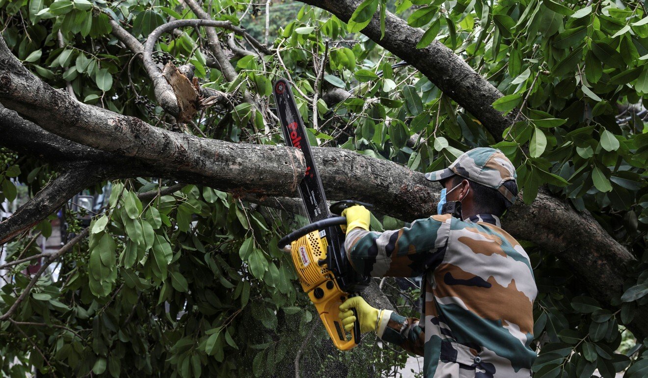 Indian army arrives to help Kolkata recover from devastating Cyclone Amphan