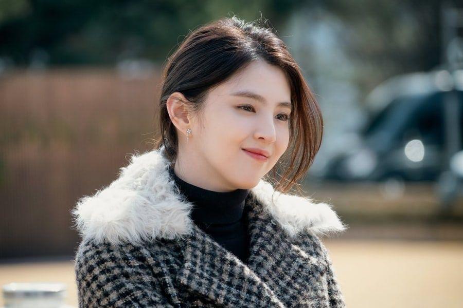 Han So Hee Talks About Empathizing With Her “The World Of The Married” Character, Her Bed Scene With Park Hae Joon, And More