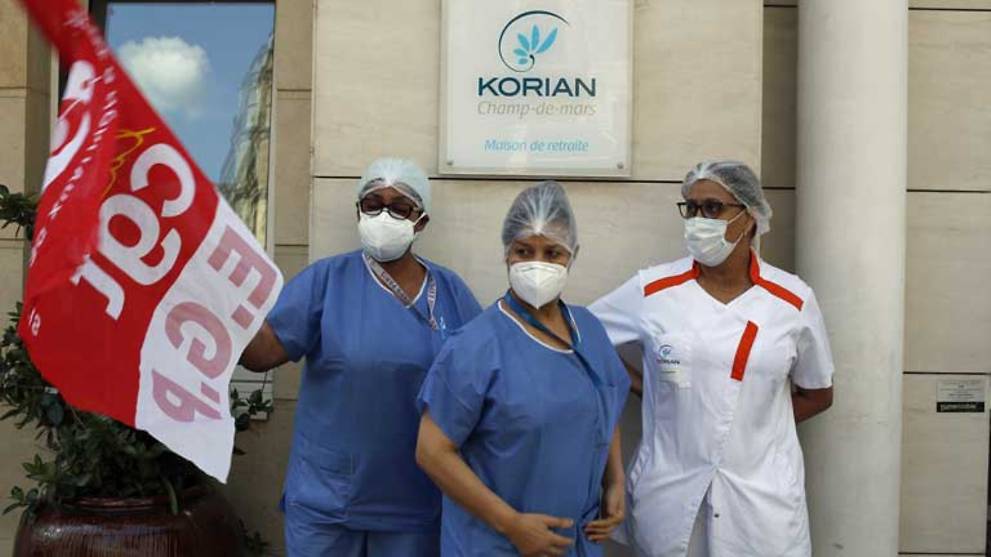 France coronavirus toll nears 28,500 as daily deaths slow