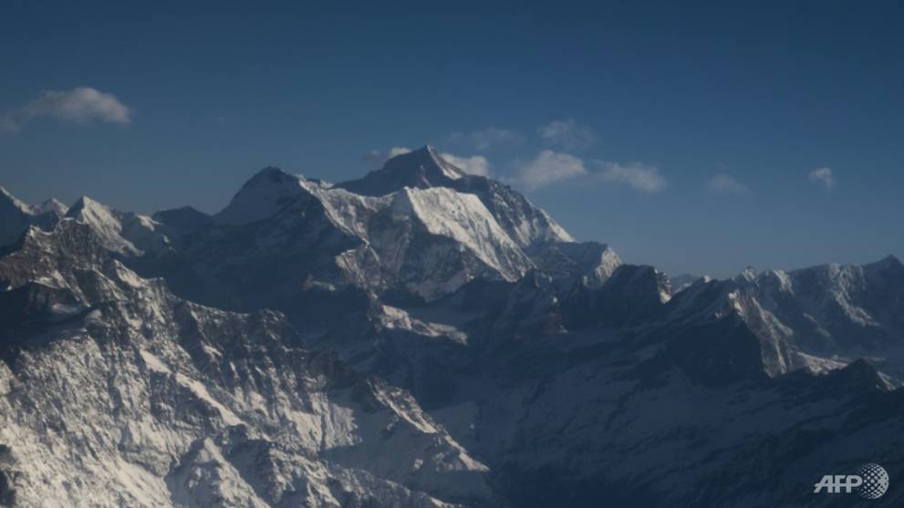 First coronavirus-era Chinese expedition measures Everest