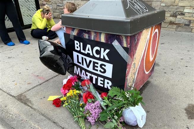 4 Cops Fired Over Death of Unarmed Black Man