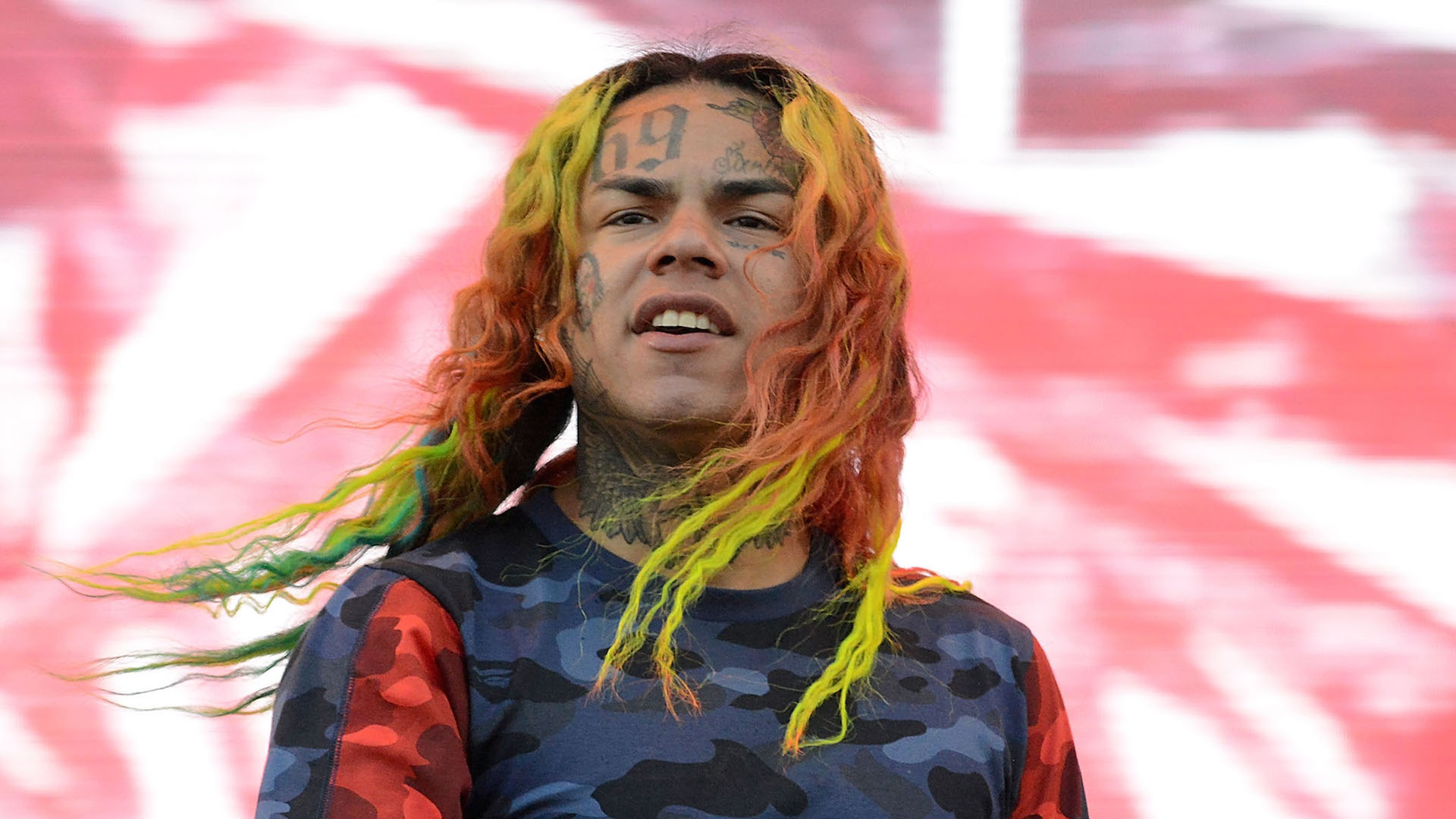 6ix9ine Throw Shots at G Herbo After “Gooba” Goes Gold: 'Imagine Tranna Be Platinum in the Streets'