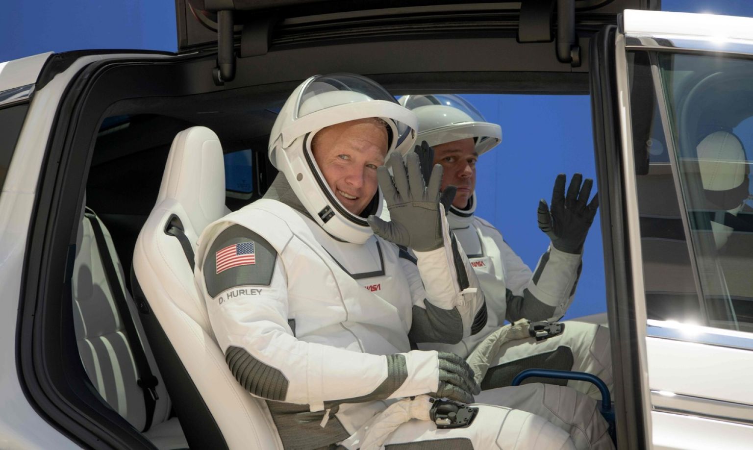 Elon Musk's SpaceX suit is like a tuxedo for the Starship Enterprise