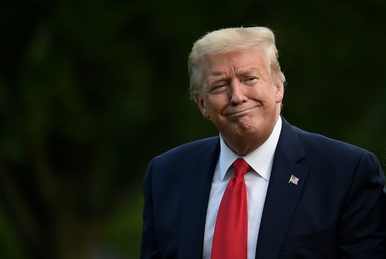 Trump to sign executive order after threatening to shutter social media