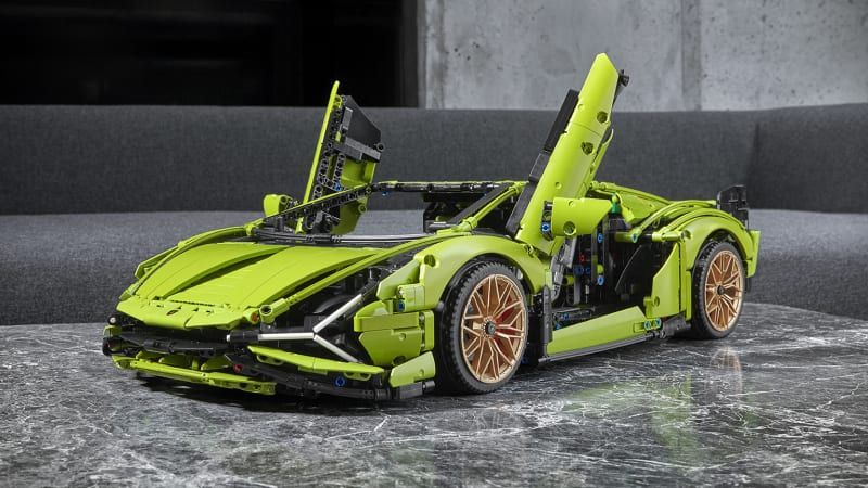Lego Technic's first Lamborghini is a 1/8-scale, 3,696-piece Sián