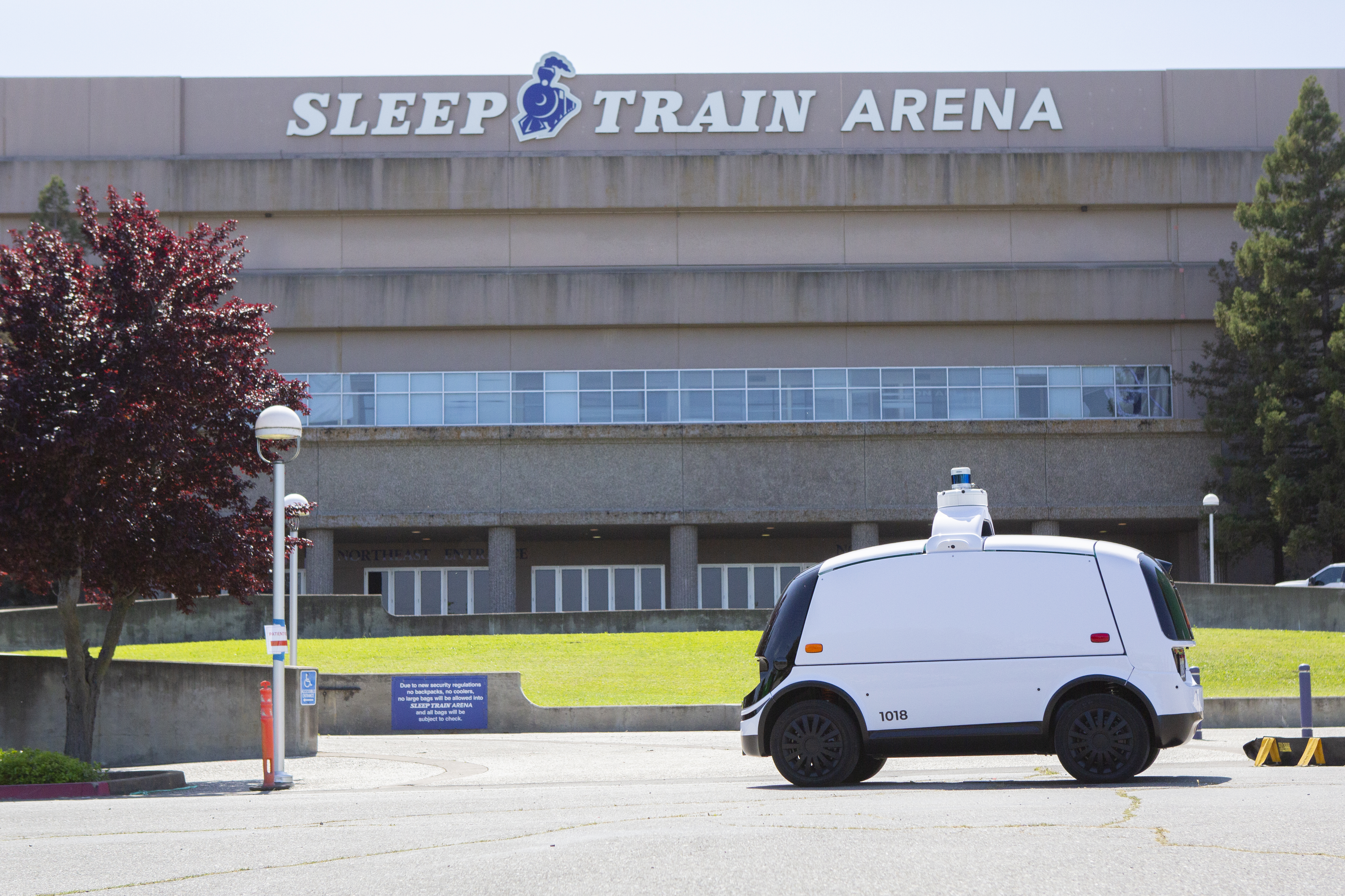 Nuro’s self-driving vehicles to deliver prescriptions for CVS Pharmacy