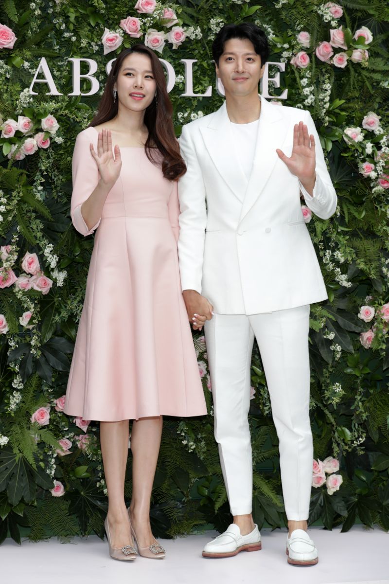 Korean stars Lee Dong-gun and Jo Yoon-hee split after 3-year marriage