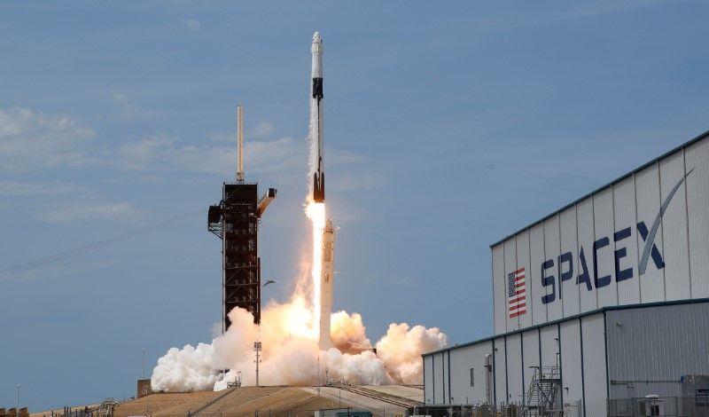 Russian space agency calls Trump's reaction to spacex launch "hysteria"