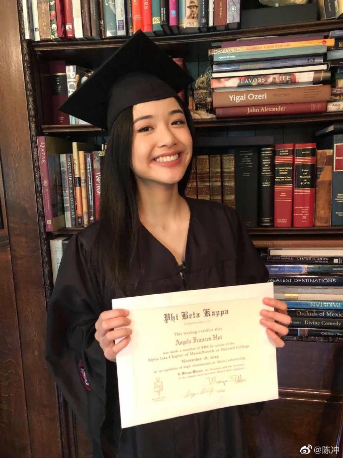 Joan Chen’s Gorgeous 21-Year-Old Daughter Just Graduated From Harvard With The Highest Honours