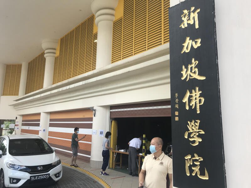 宗教场所今起开放 光明山普觉禅寺
