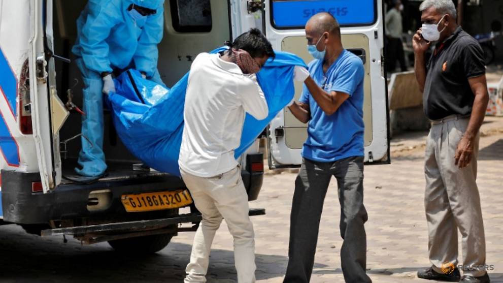 India's COVID-19 cases cross 200,000, peak still weeks away