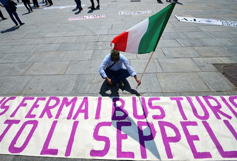 Italians on the move again as lockdown restrictions ease