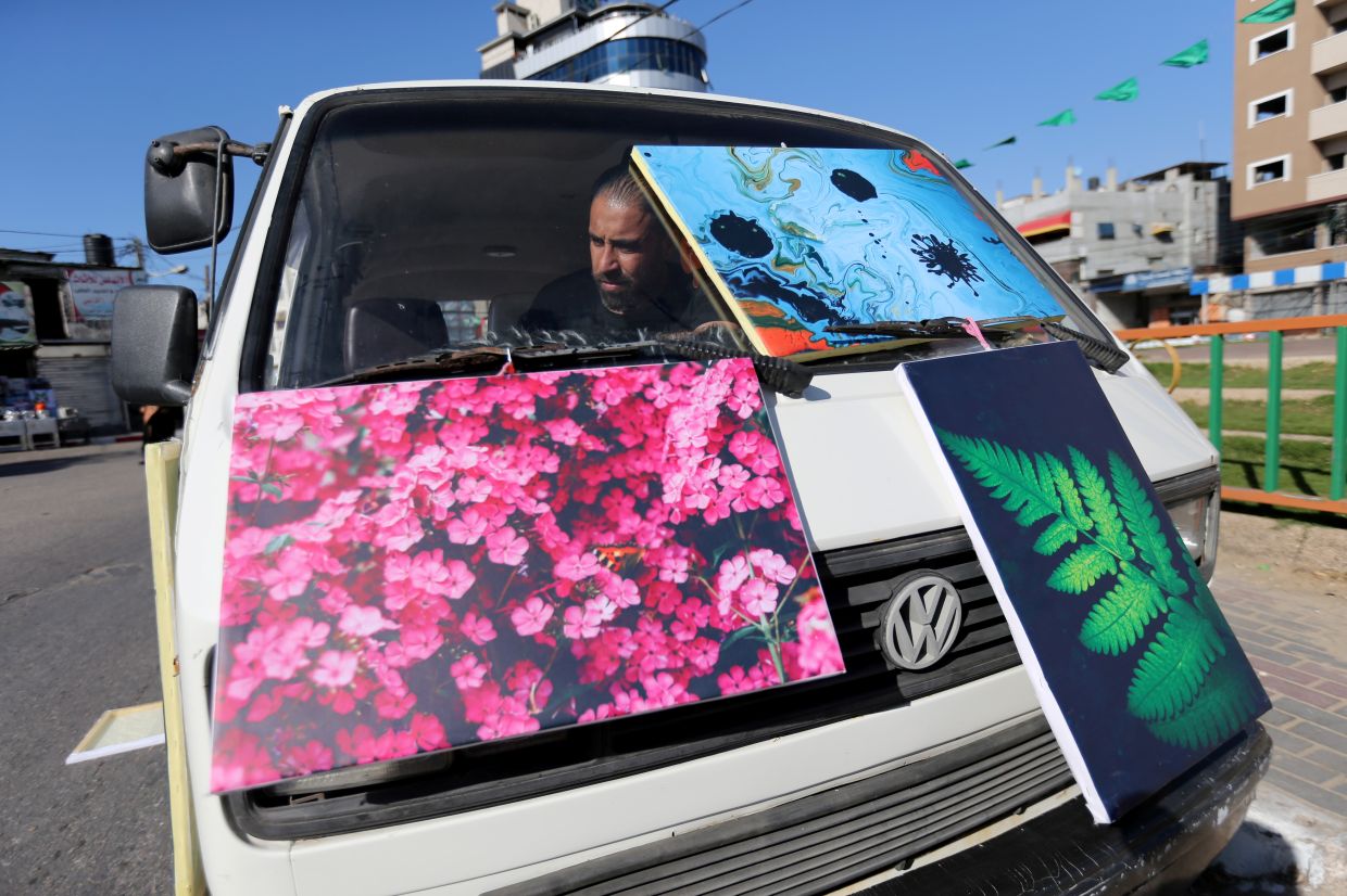Art van adds a splash of colour to drab Gaza life