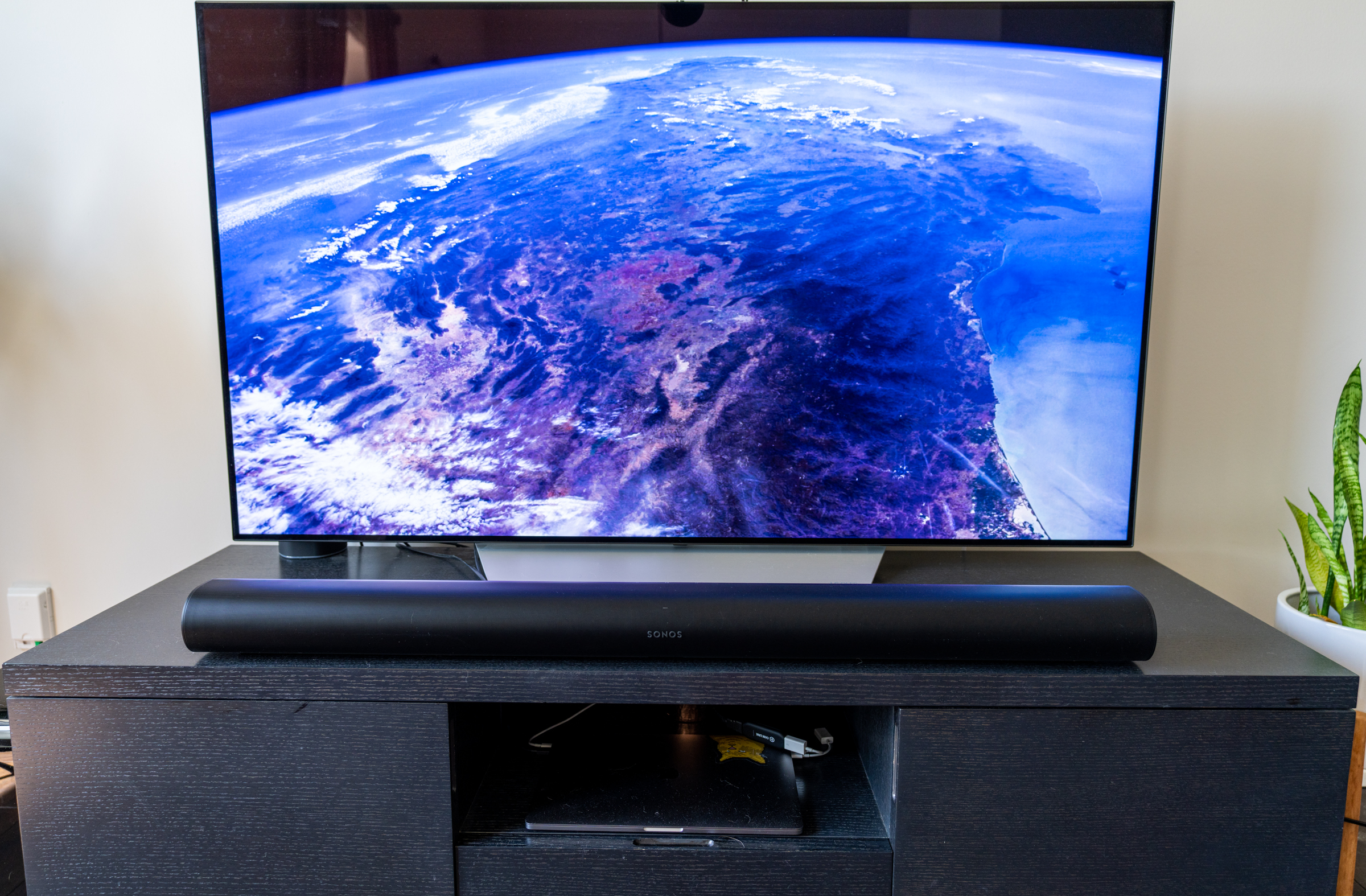 The Sonos Arc is an outstanding soundbar, on its own or with friends Sonos has managed a miracle of audio engineering with its latest home theater speaker