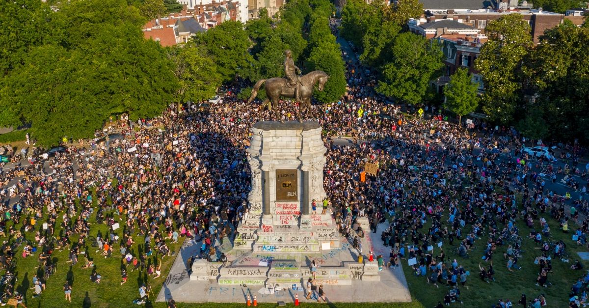 Robert e. Lee statue to be removed from Virginia’s monument avenue