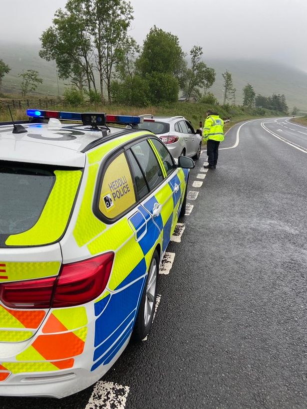 Police turn away 1,000 cars from Welsh village in two days as lockdown flouted