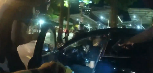 美警察暴力执法被解雇后提起诉讼 称所用武力“符合法律”
