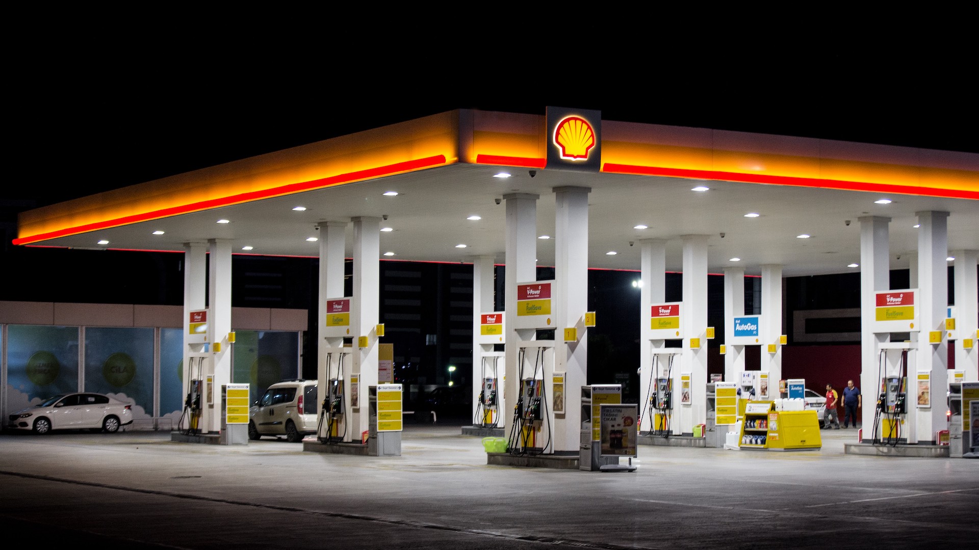 A ‘Karen’ in Phoenix Got Slapped in the Face at a Gas Station for Racist Rant