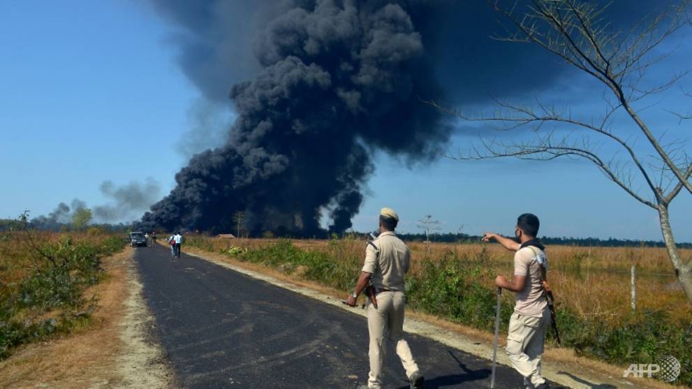 2 dead as fire rages after India gas well blowout