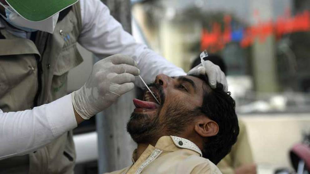 WHO recommends Pakistan reimpose intermittent lockdowns as COVID-19 cases rise sharply