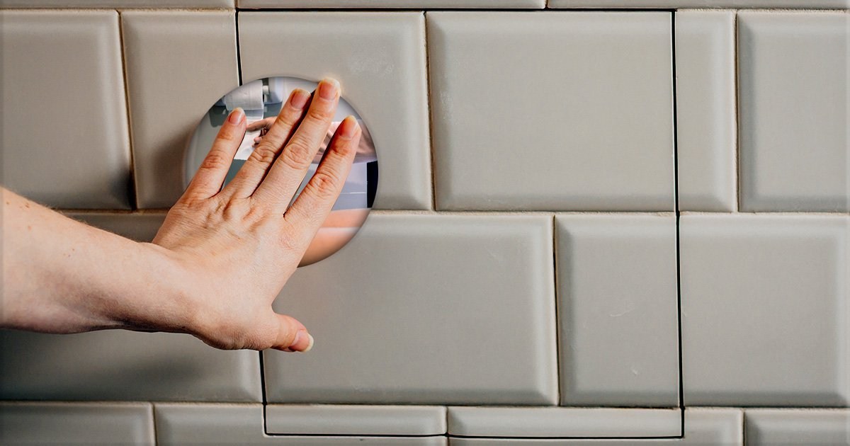 NYC tells people to have sex through glory holes to avoid coronavirus