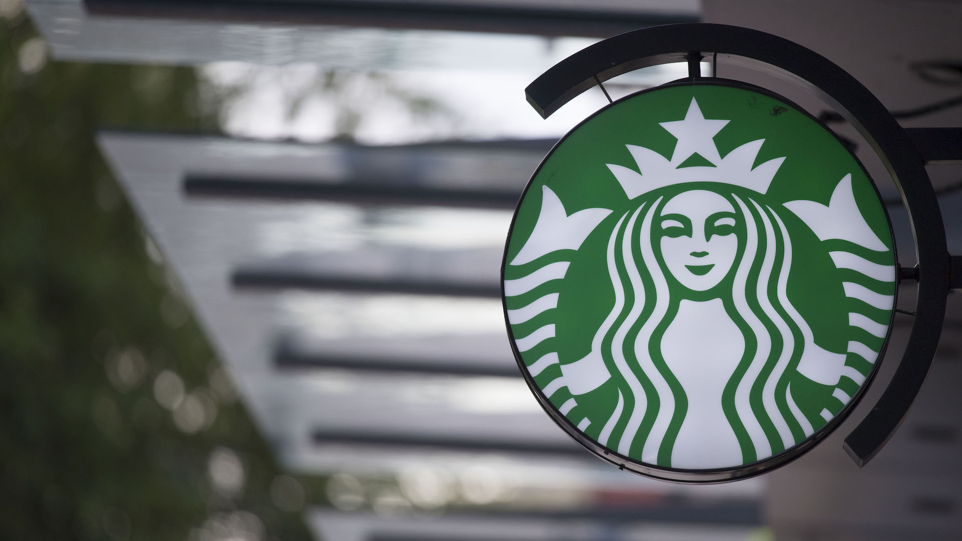 Starbucks Prohibiting Workers From Wearing Anything Endorsing Black Lives Matter