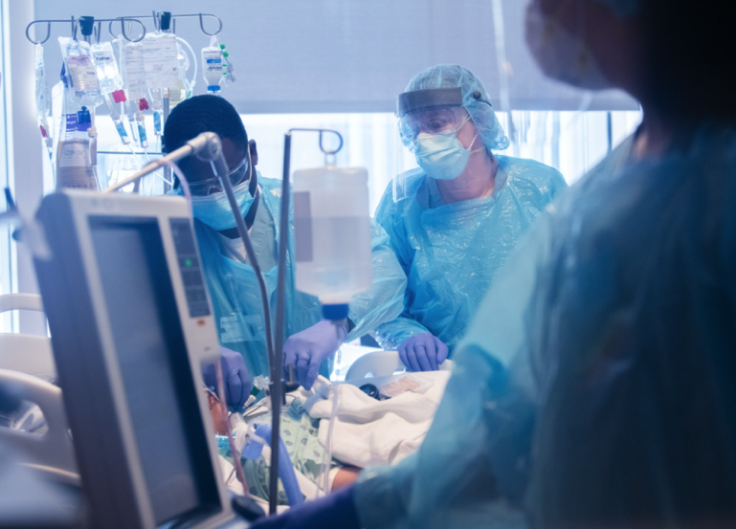 First Double Lung Transplant on COVID-19 Patient Reveals Extent of 'Irreversible' Lung Damage