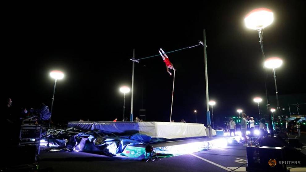 Blech stars in drive-in pole vaulting event