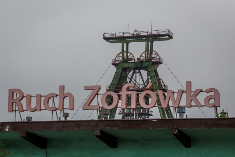 Virus mine closures stir unease in Poland