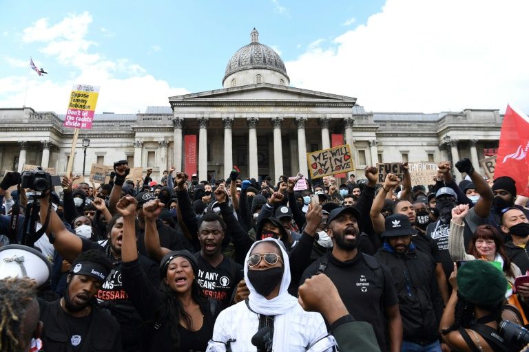 Disorder at far-right linked UK protest to counter anti-racism rally