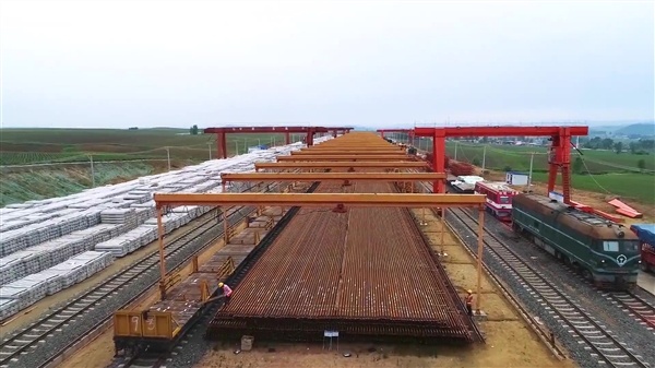 中国在建最北高寒高铁：牡佳高铁开始铺轨 日均2公里