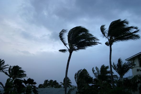 Hurricane warning: Storm threatens Carolinas with thunderstorms and heavy rain - MAP