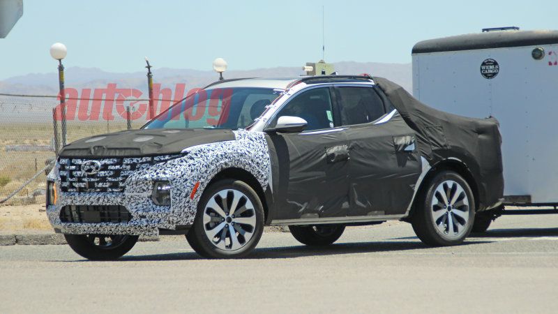 Hyundai Santa Cruz spotted again in the wild, shows its crossover roots